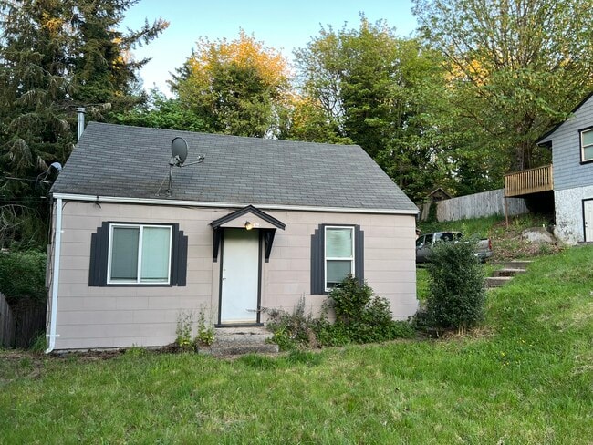 Building Photo - 1329 Sherman Ave
