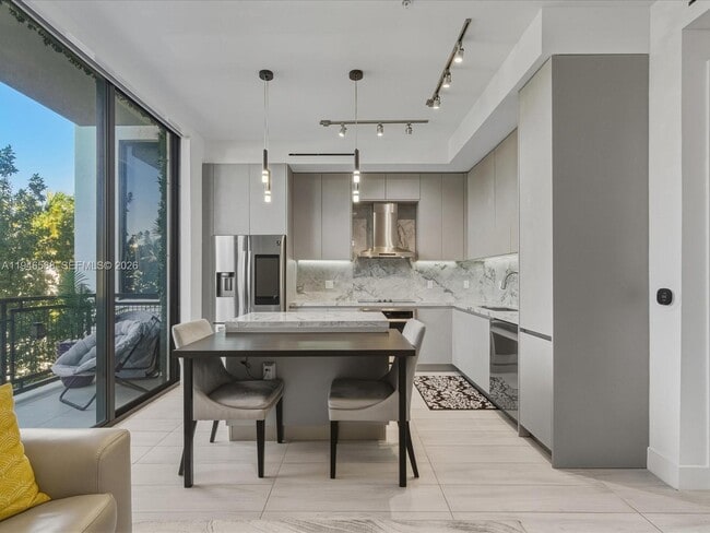 Building Photo - 1030 15th St Unit 213