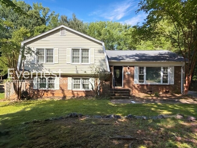 Building Photo - 400 Wilcrest Dr