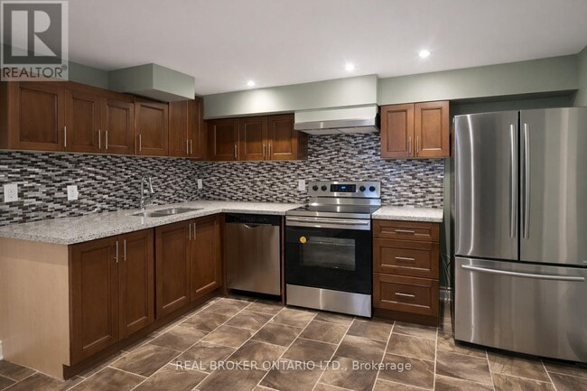 Photo - 926 Flagship Dr