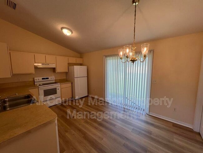 Photo - 520 Marion Oaks Ln