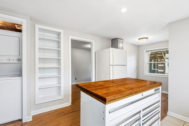 Photo - 2be/1ba House in the Heart Of Carrboro with Gym & Sauna