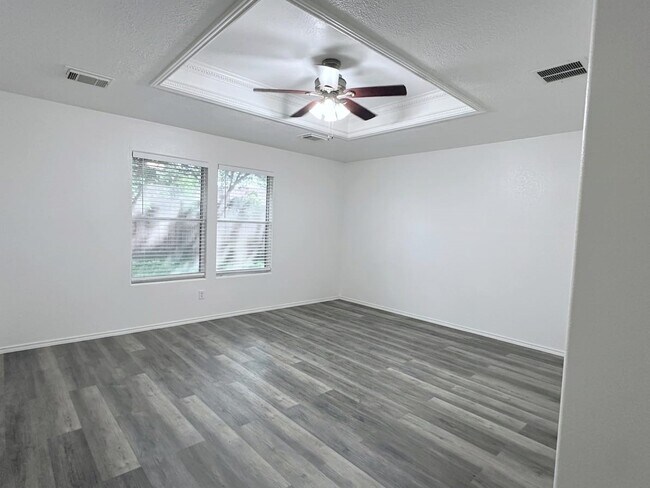 Photo - 1011 Backland Ct
