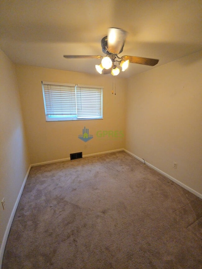 Photo - Charming 3-Bedroom Pittsburgh Home with Fireplace, Balcony & Garage Parking