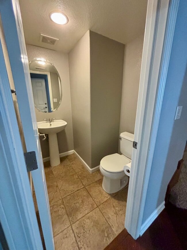 Photo - Beautiful Natomas 3/2.5 Home (Please Read Entire Marketing Ad for Viewings)