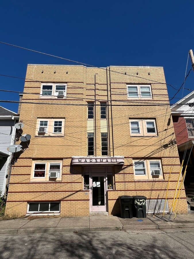 Convenient to the Capitol! 1 Bedrm/1 Bath 2nd Floor Walk-Up Apt. w/ some utilities included! - Convenient to the Capitol! 1 Bedrm/1 Bath 2nd Floor Walk-Up Apt. w/ some utilities included! Unidad 4