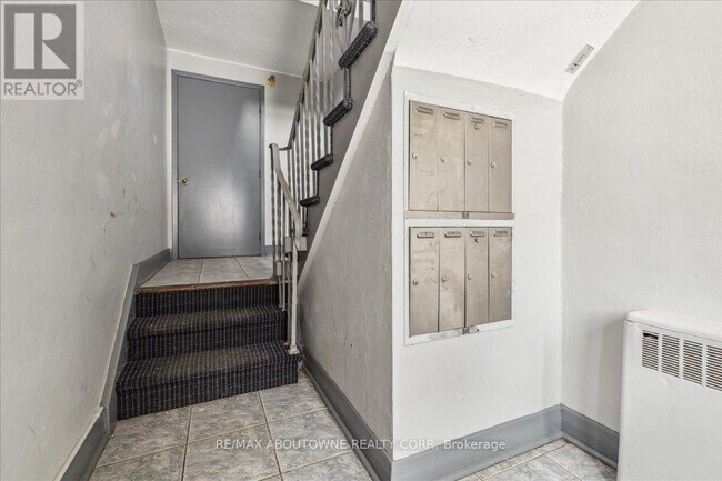 Photo - 1023 Churchill Ave Unité 1