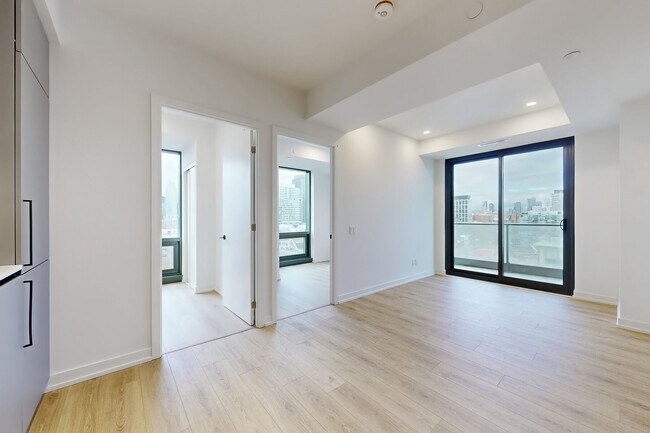 Photo - 35 Parliament St