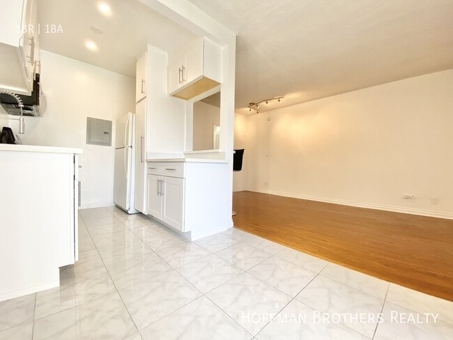 Photo - 1315 N June St Unit 209