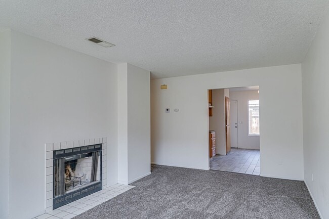 Photo - 4418 White Ln Unit #B