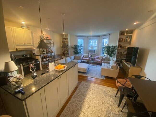 Photo - 247 Beacon St Unidad 7