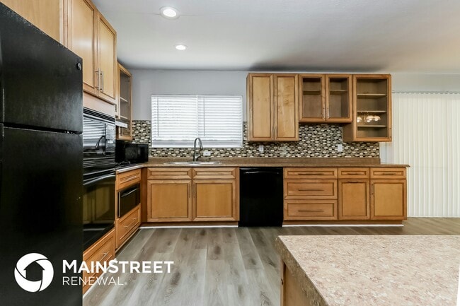 Photo - 426 SW Eastport Cir