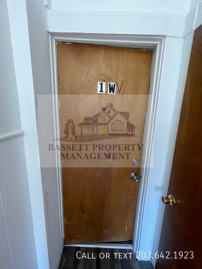 Photo - 109 E Albert St