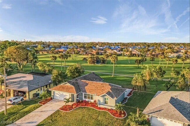 Building Photo - 213 SE 10th Terrace