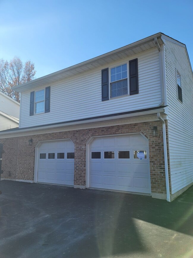 Middletown 1BR Garage Apartment - Middletown 1BR Garage Apartment