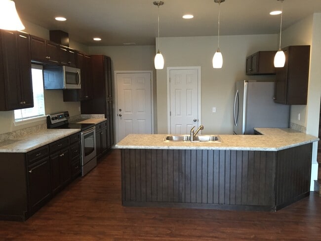 Photo - 726 Edgewood Pl