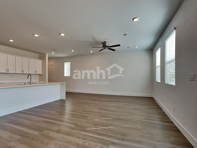 Photo - 4647 Flaming Ridge Trail