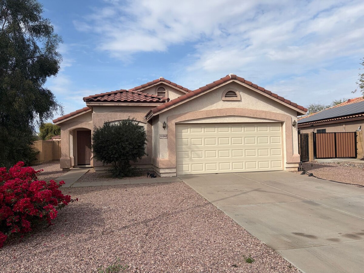 Photo - Surprise, Im waiting for you!