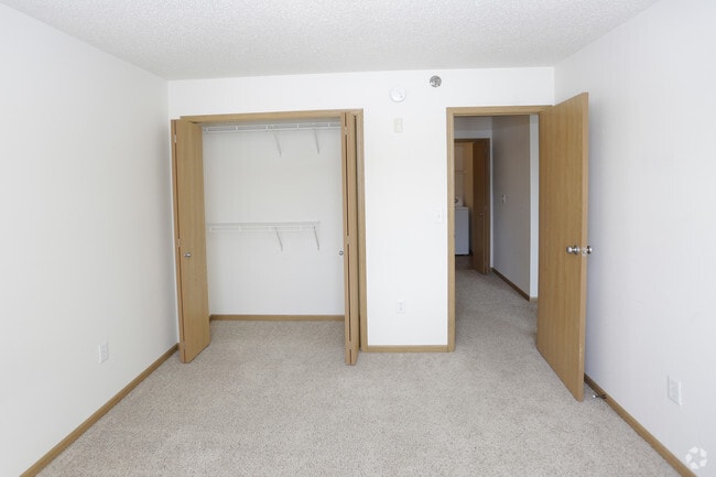 Huntington Pointe Apartments
