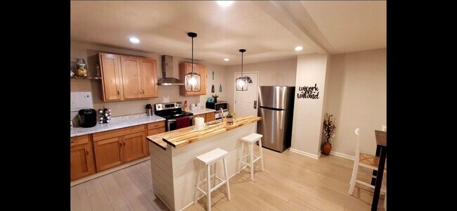 Photo - 1145 Bates St