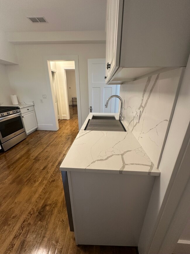 Photo - 418 Pleasant St Unit 418.5