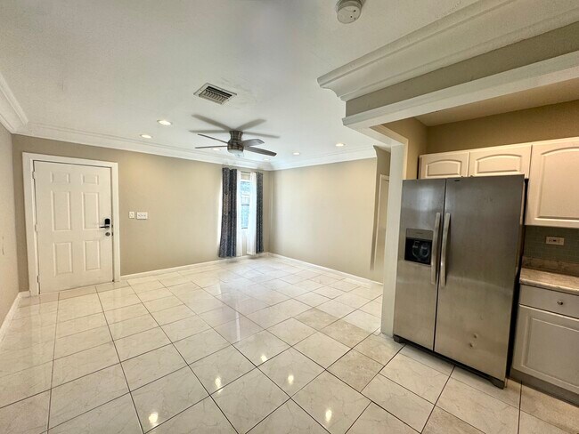 Photo - 839 NW 16th Ter