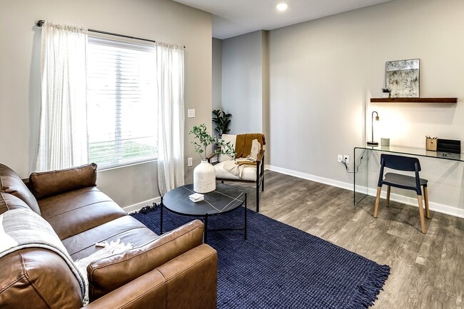 1BR, 1BA - Girard