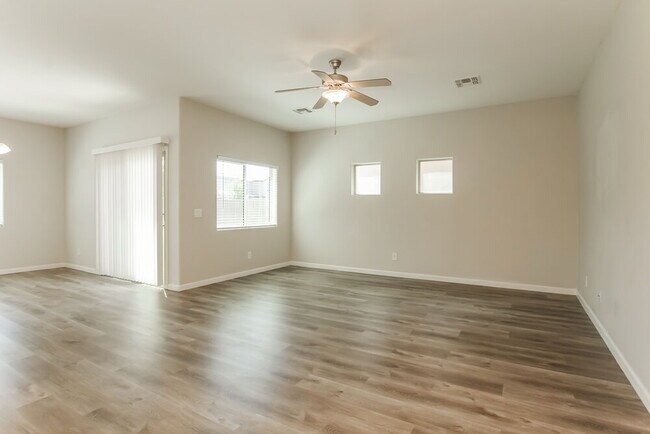 Photo - 1807 W Minton St