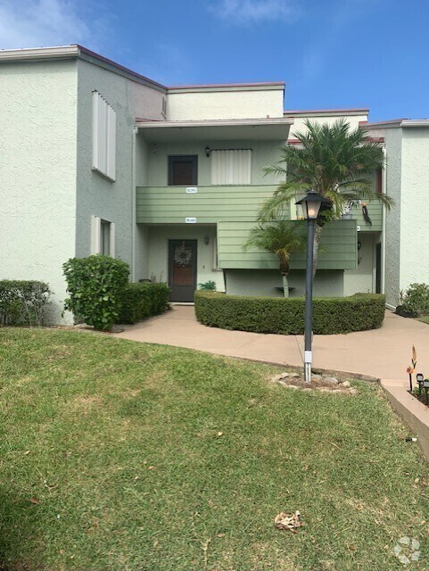 Building Photo - MIles Grant Condo 2/2 2nd floor 55+ commun... Unit B205