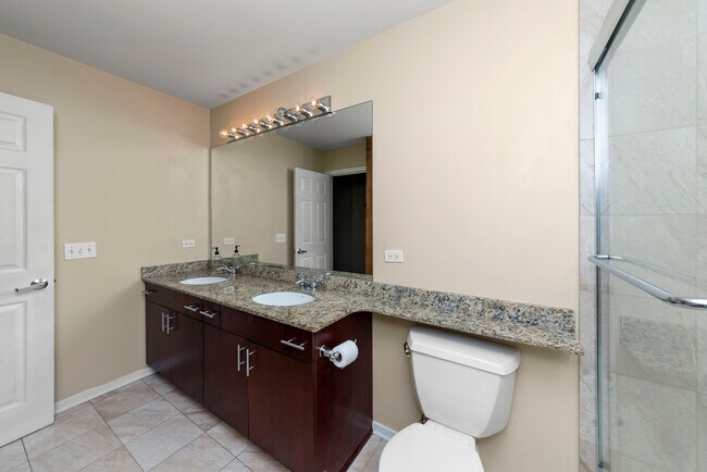 Photo - 1040 W Adams St Unit 610