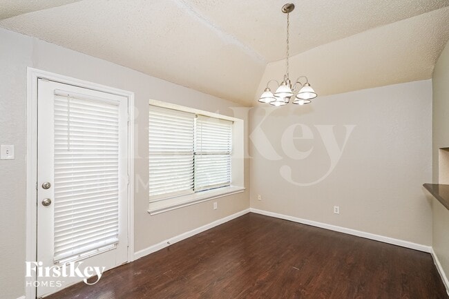 Photo - 6476 Sudbury Way