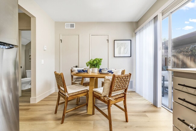 Stratford Villas Apartments