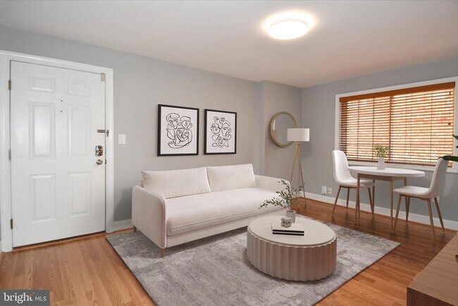 Photo - 718 Park Rd NW Unit 4