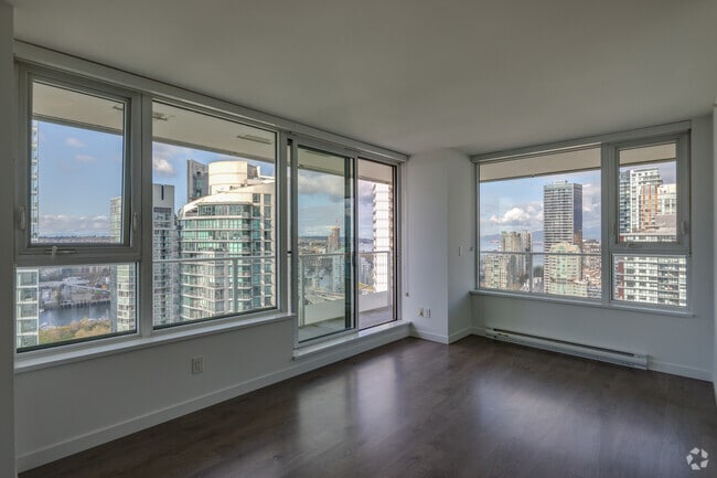 2BR, 2BA - 800SF