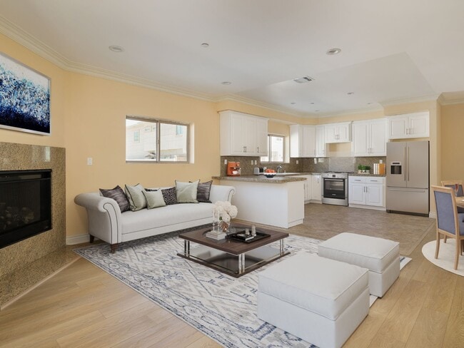 4952 W 112th St Unit NA