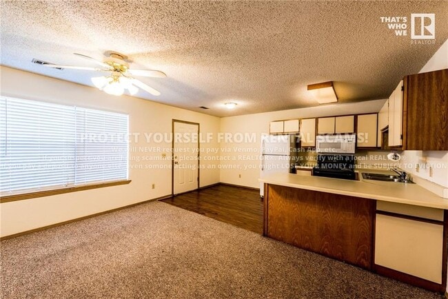 Photo - 686 W Martha Dr