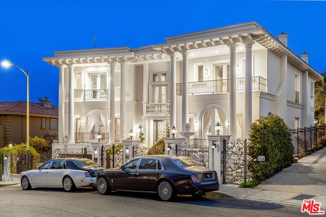 Building Photo - 2229 Summitridge Dr