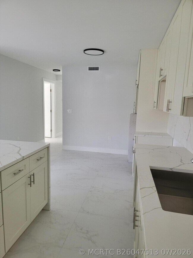 Photo - 240 SW 7th St Unit 9
