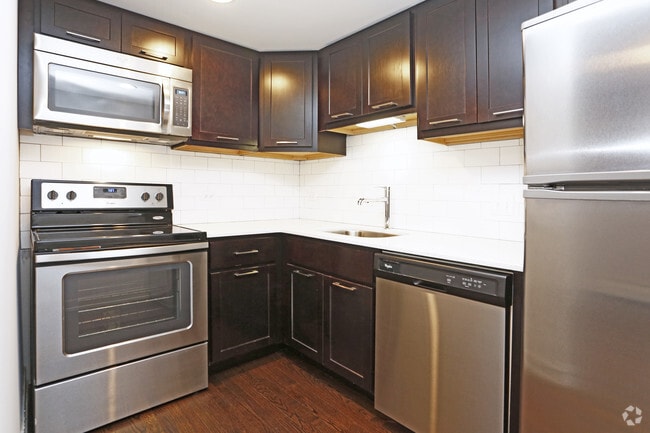 1 BR, 1 BA - kitchen