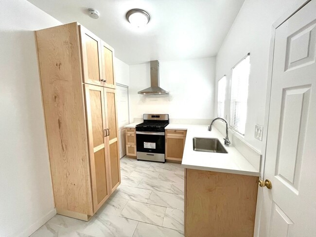 Photo - BELLA APARTMENTS: Beautiful Studio - 1 Bath Unit 6