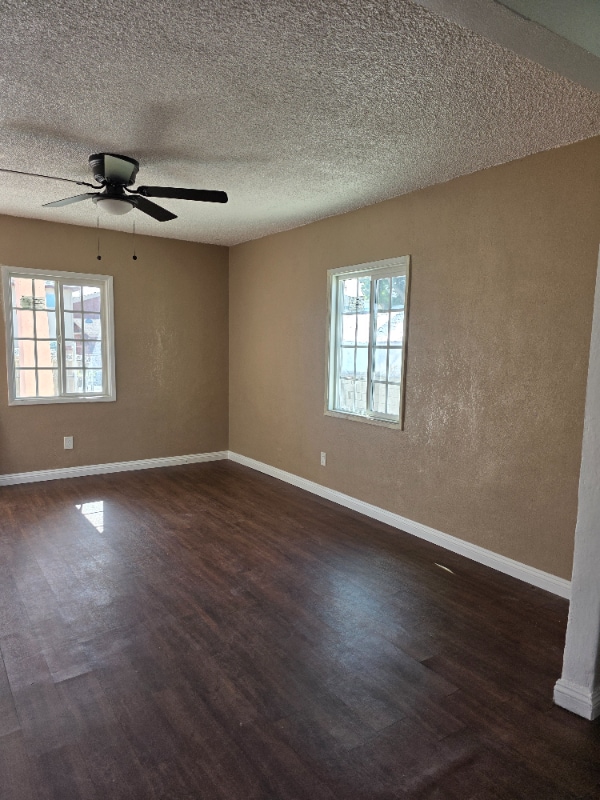 Photo - 4435 Triggs St