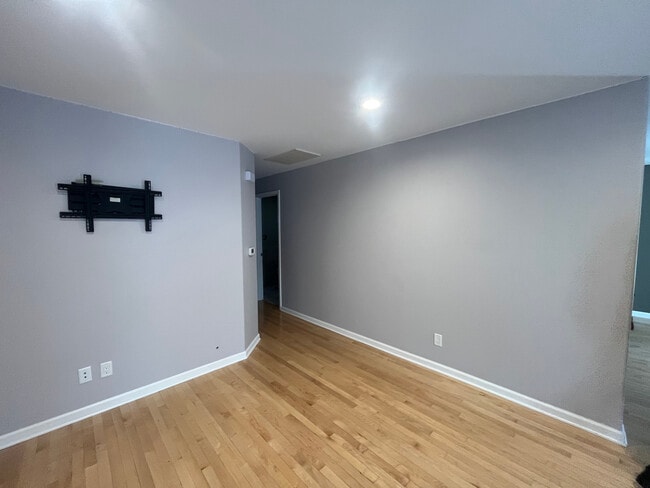 Photo - 229 S Dearborn Ave