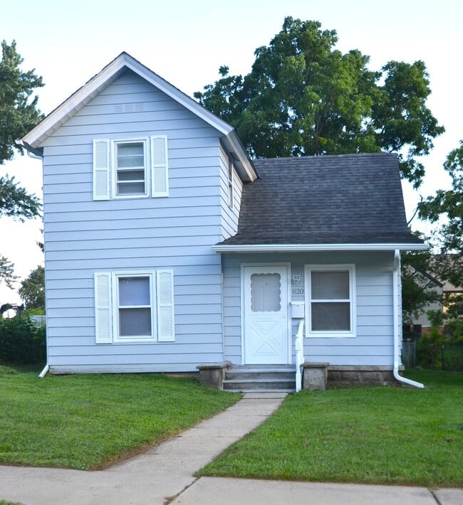 Photo - 820 Brown St