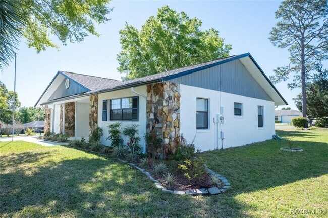 Photo - 68 W Sugarberry Ln