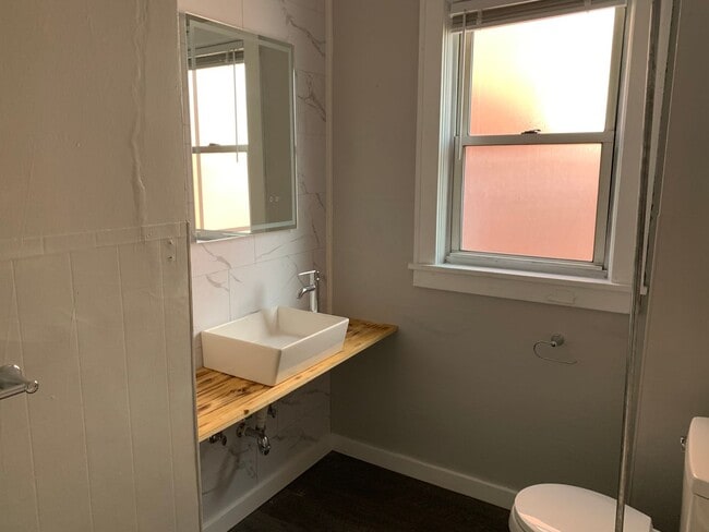 Photo - 2 bedroom 1 bath with laundry