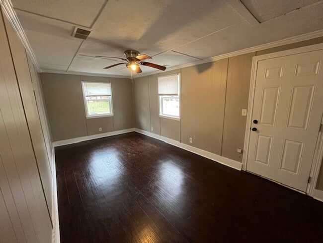 Photo - Renovated 4 Bedroom 1 Bath Home for Rent!