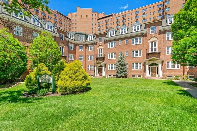 Photo - Carolina Apartments