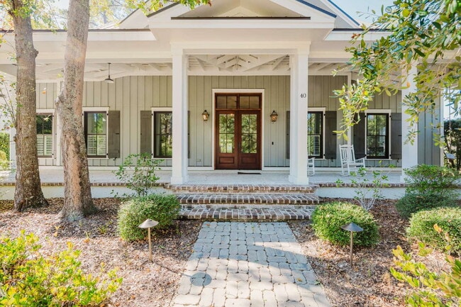 Building Photo - Stunning Custom Home in Palmetto Bluff