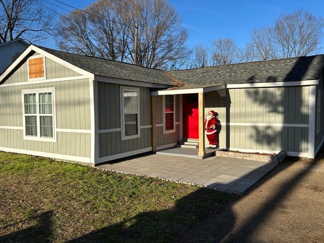 Building Photo - 12034 Main St