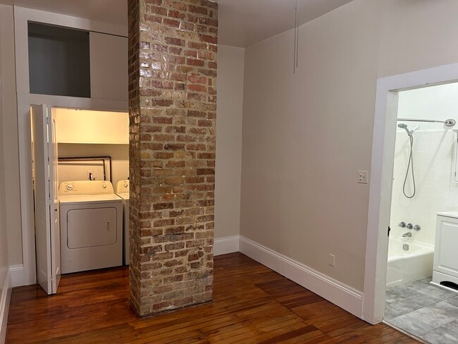 Photo - 4825 Perrier St Unit 4825 Perrier ST apartment